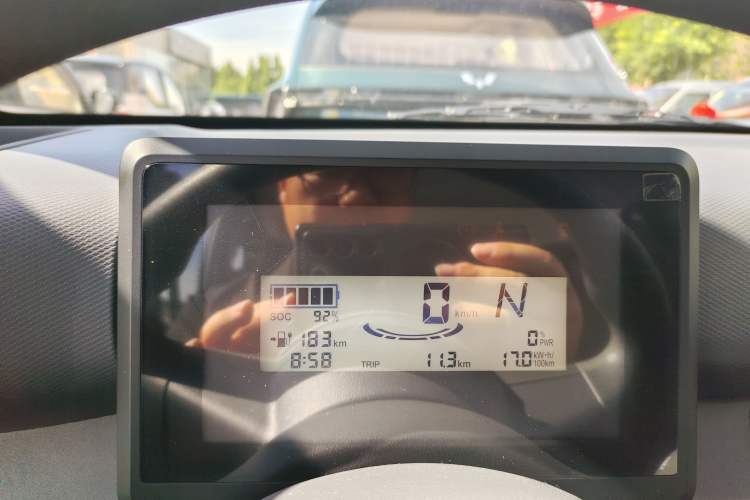 Used Wuling Zhiguang New Energy 2025 Comfort Model Odometer Close Up