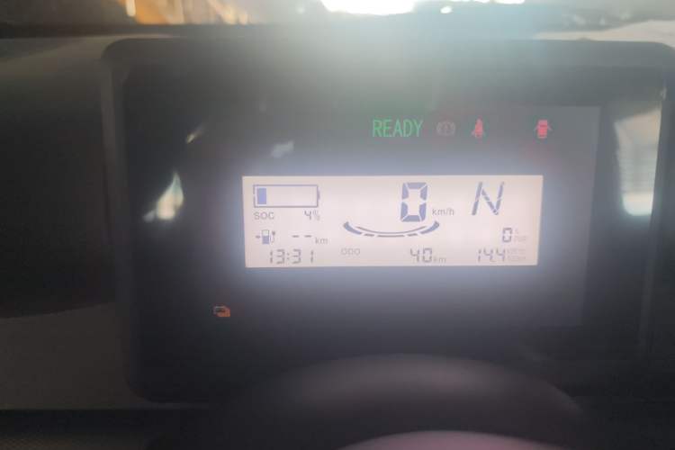 Used Wuling Zhiguang New Energy 2025 Comfort Model Odometer Close Up