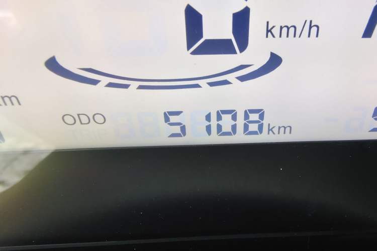 Used Wuling Zhiguang New Energy 2025 Comfort Model Odometer Close Up