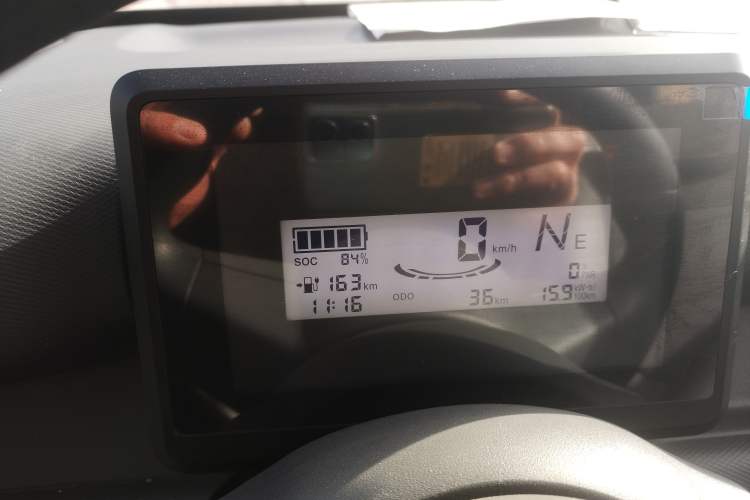 Used Wuling Zhiguang New Energy 2025 Comfort Model Odometer Close Up