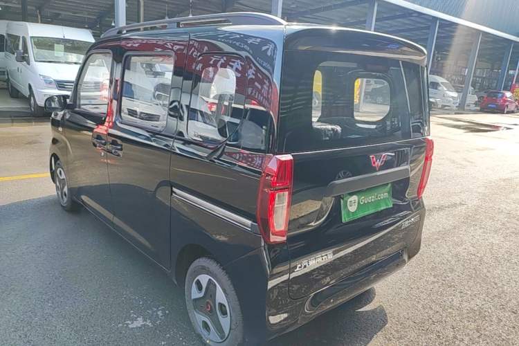 Used Wuling Zhiguang New Energy 2025 Model 305km Ambitious Edition Rear Left 45 Deg