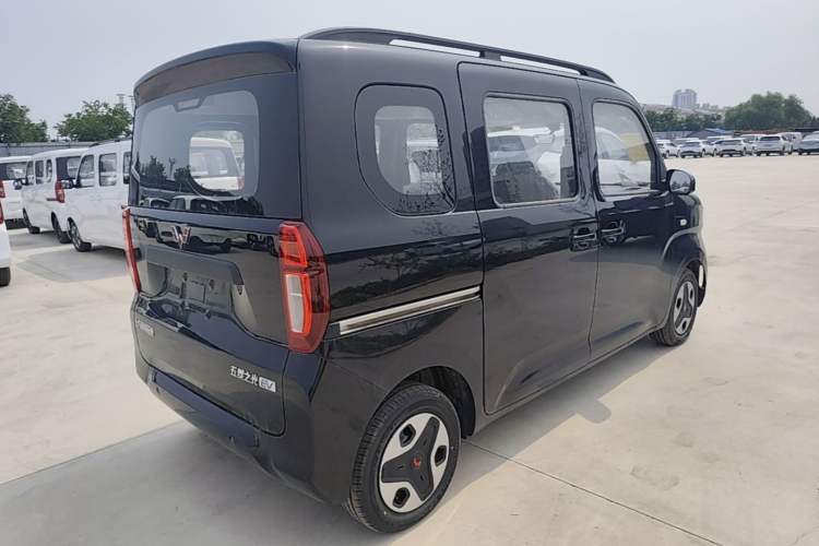 Used Wuling Zhiguang New Energy 2025 Comfort Model Rear Right 45 Deg
