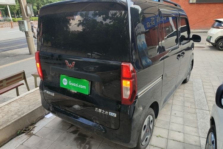 Used Wuling Zhiguang New Energy 2025 Model 305km Ambitious Edition Rear Right 45 Deg