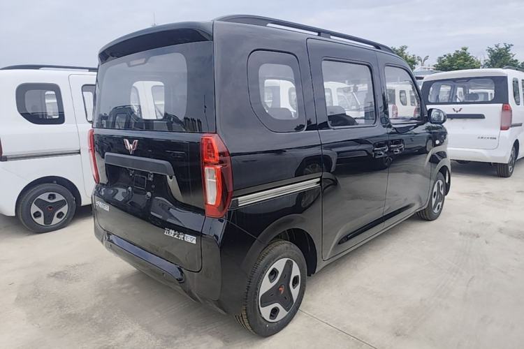 Used Wuling Zhiguang New Energy 2025 Model 305km Ambitious Edition Rear Right 45 Deg
