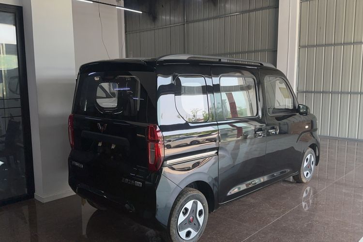 Used Wuling Zhiguang New Energy 2025 Model 305km Ambitious Edition Rear Right 45 Deg