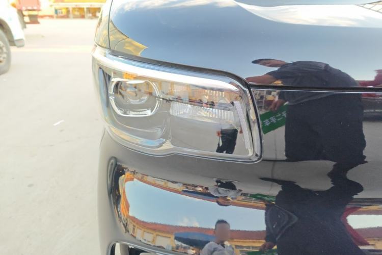 Used Wuling Zhiguang New Energy 2025 Model 305km Ambitious Edition Right Front Headlight