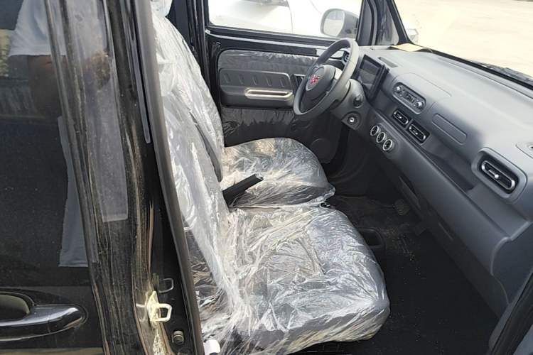 Used Wuling Zhiguang New Energy 2025 Comfort Model Right Front Seat