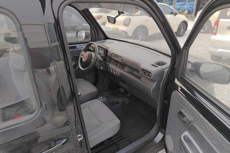 Used Wuling Zhiguang New Energy 2025 Comfort Model Right Front Seat