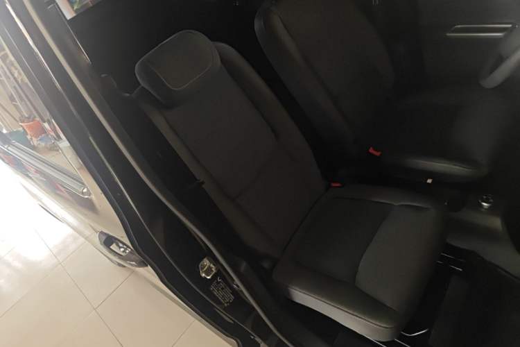 Used Wuling Zhiguang New Energy 2025 Comfort Model Right Front Seat