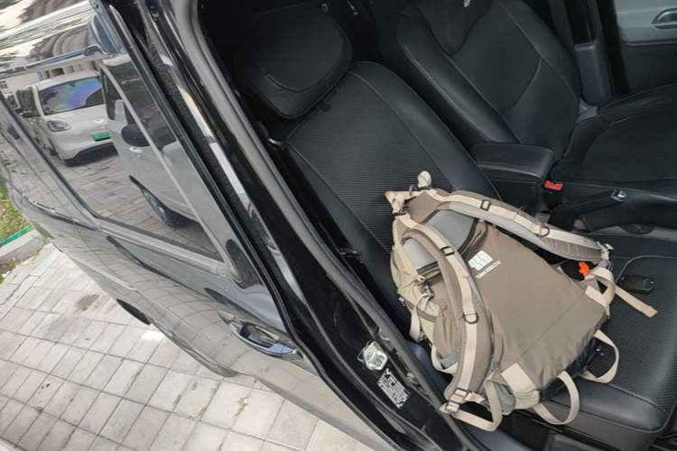 Used Wuling Zhiguang New Energy 2025 Model 305km Ambitious Edition Right Front Seat