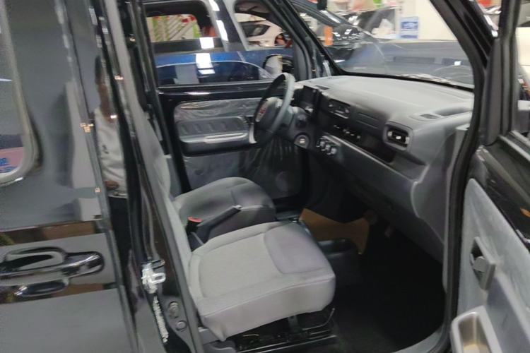 Used Wuling Zhiguang New Energy 2025 Comfort Model Right Front Seat