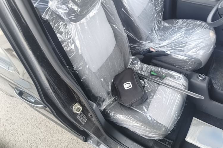 Used Wuling Zhiguang New Energy 2025 Model 305km Ambitious Edition Right Front Seat