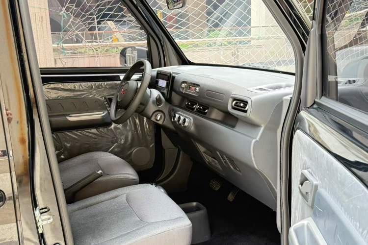 Used Wuling Zhiguang New Energy 2025 Comfort Model Right Front Seat