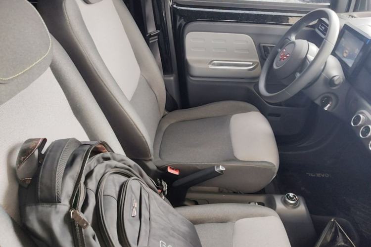 Used Wuling Zhiguang New Energy 2025 Model 305km Ambitious Edition Right Front Seat