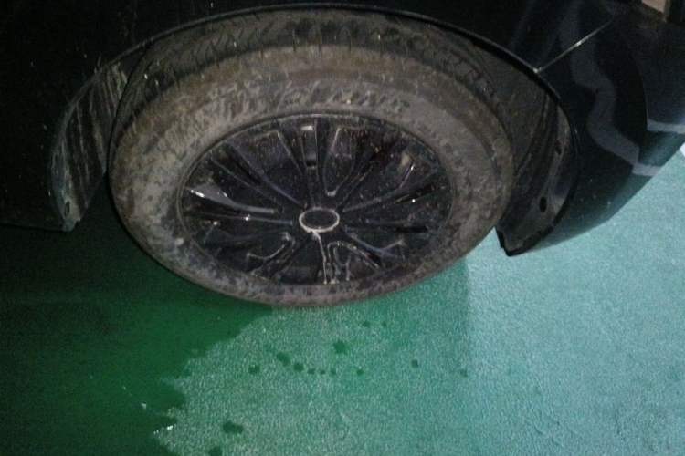 Used Wuling Zhiguang New Energy 2025 Comfort Model Right Front Wheel Hub