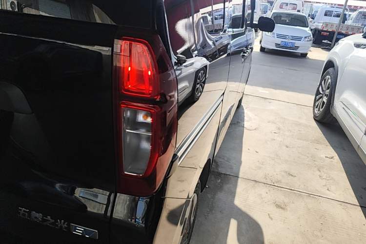 Used Wuling Zhiguang New Energy 2025 Comfort Model Right Rear Taillight