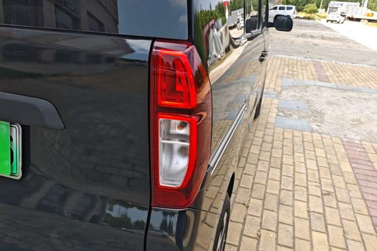 Used Wuling Zhiguang New Energy 2025 Standard Model Right Rear Taillight