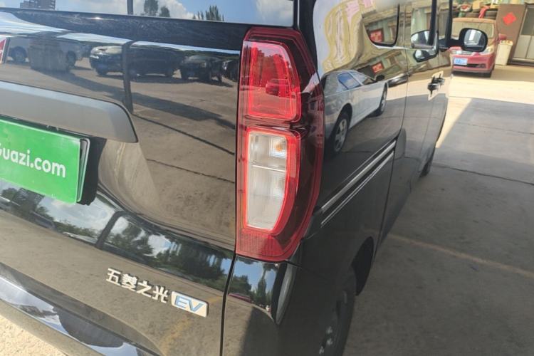 Used Wuling Zhiguang New Energy 2025 Standard Model Right Rear Taillight
