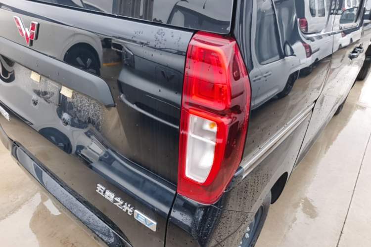 Used Wuling Zhiguang New Energy 2025 Standard Model Right Rear Taillight