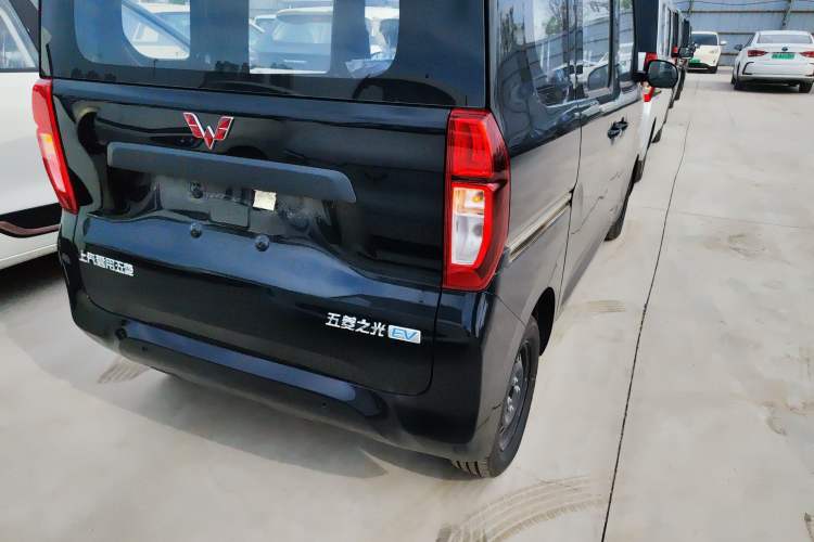 Used Wuling Zhiguang New Energy 2025 Standard Model Right Rear Taillight