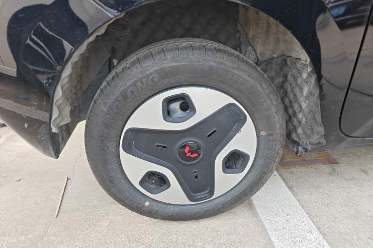 Used Wuling Zhiguang New Energy 2025 Comfort Model Right Rear Wheel Hub
