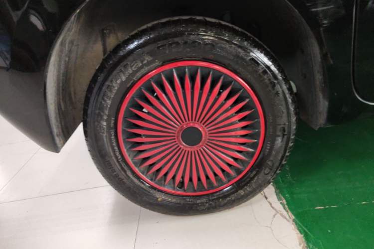 Used Wuling Zhiguang New Energy 2025 Comfort Model Right Rear Wheel Hub
