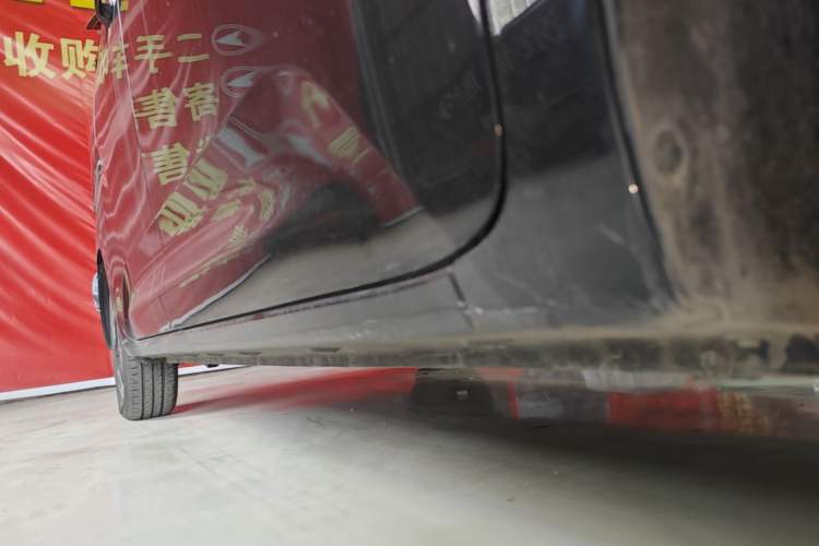 Used Wuling Zhiguang New Energy 2025 Comfort Model Right Side Sill