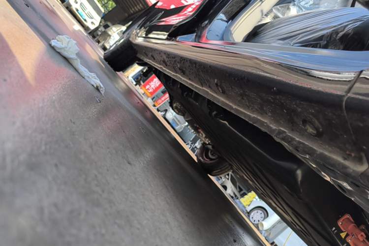 Used Wuling Zhiguang New Energy 2025 Model 305km Ambitious Edition Right Side Sill