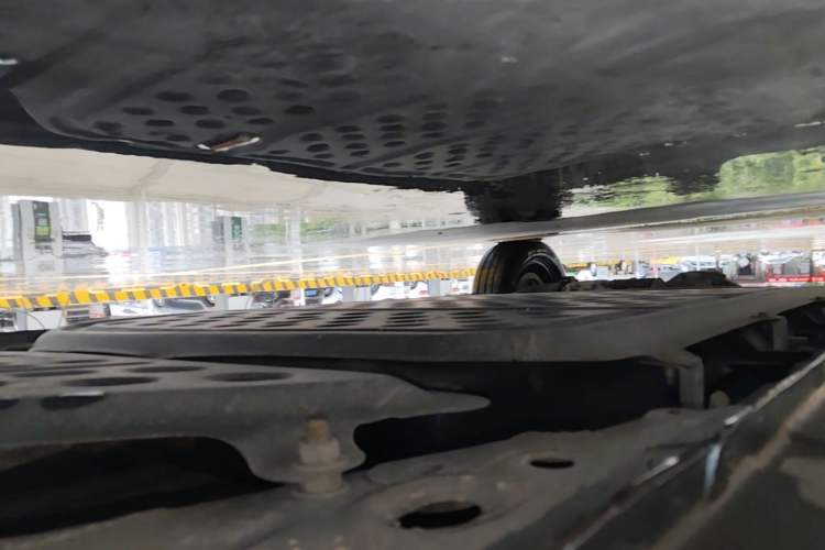 Used Wuling Zhiguang New Energy 2025 Model 305km Ambitious Edition Right Side Sill