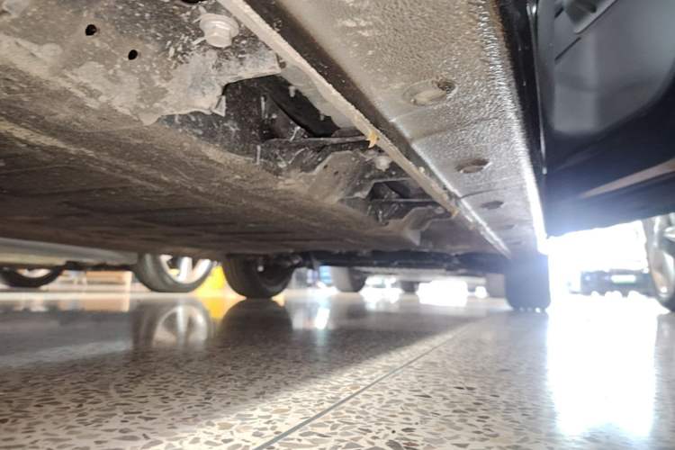 Used Wuling Zhiguang New Energy 2025 Model 305km Ambitious Edition Right Side Sill