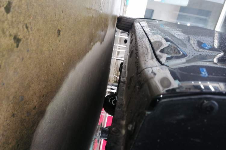 Used Wuling Zhiguang New Energy 2025 Model 305km Ambitious Edition Right Side Sill