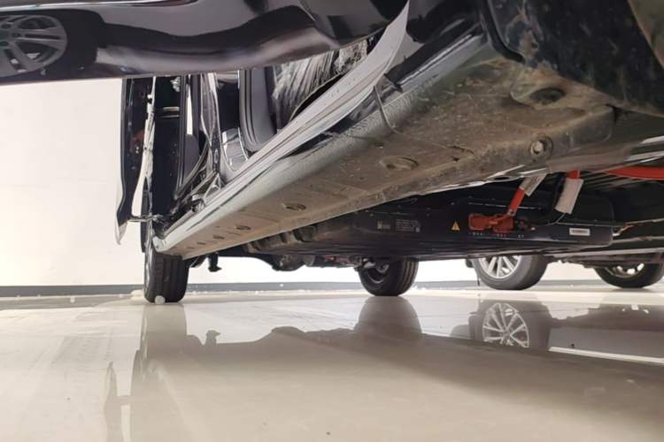 Used Wuling Zhiguang New Energy 2025 Comfort Model Right Side Sill