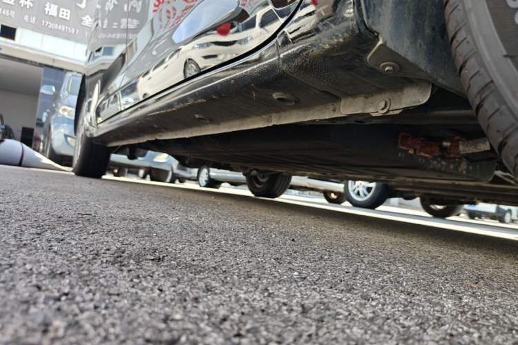 Used Wuling Zhiguang New Energy 2025 Model 305km Ambitious Edition Right Side Sill