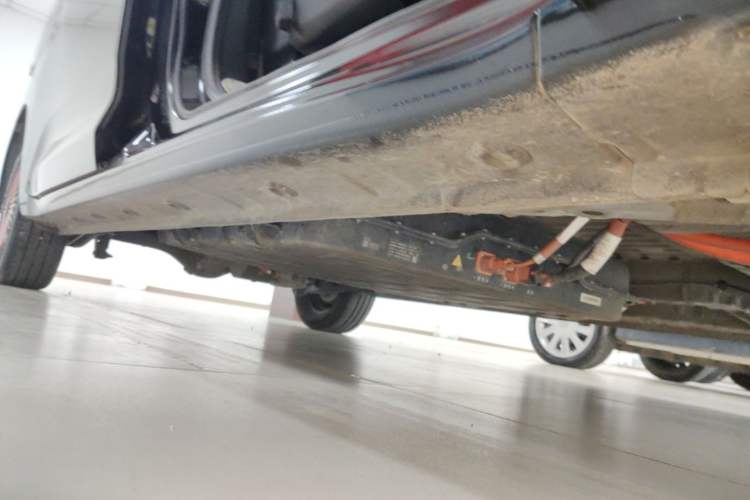 Used Wuling Zhiguang New Energy 2025 Comfort Model Right Side Sill