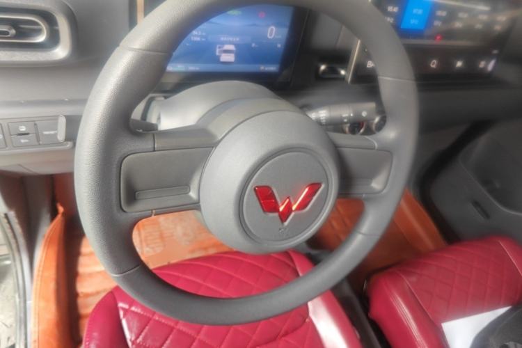 Used Wuling Zhiguang New Energy 2025 Model 305km Ambitious Edition Steering Wheel