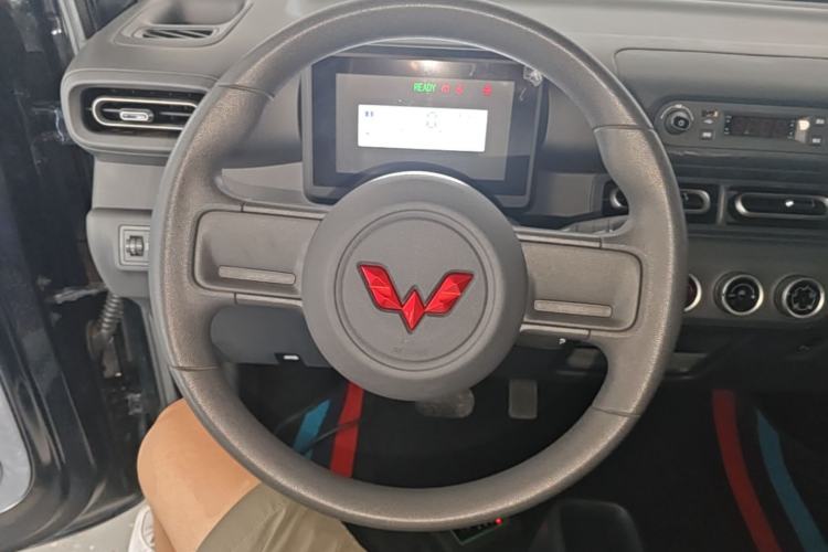 Used Wuling Zhiguang New Energy 2025 Standard Model Steering Wheel