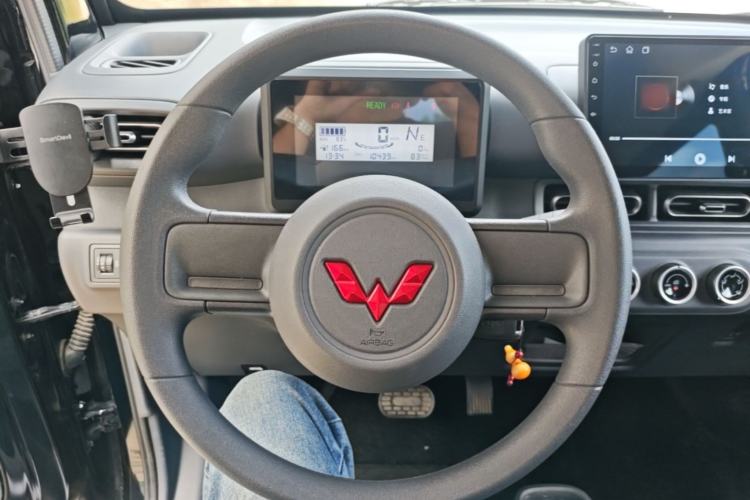 Used Wuling Zhiguang New Energy 2025 Standard Model Steering Wheel