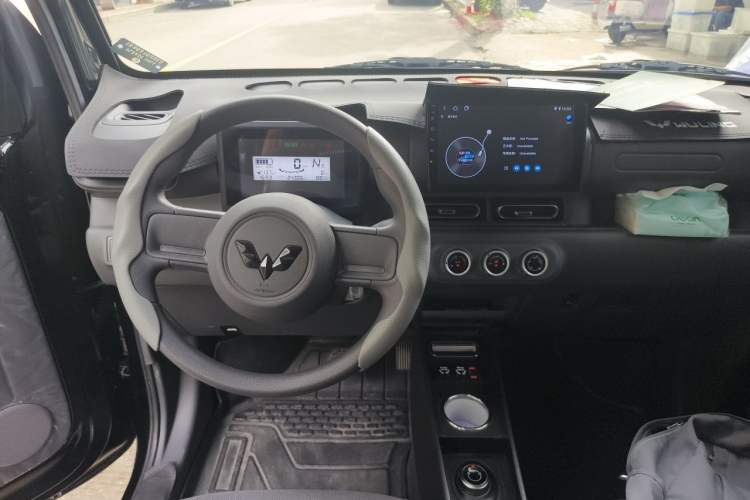 Used Wuling Zhiguang New Energy 2025 Standard Model Steering Wheel