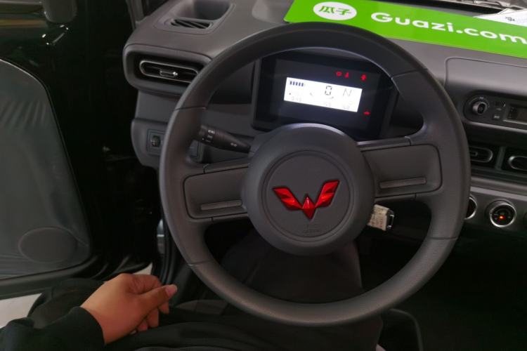 Used Wuling Zhiguang New Energy 2025 Standard Model Steering Wheel