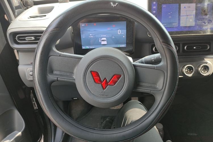 Used Wuling Zhiguang New Energy 2025 Model 305km Ambitious Edition Steering Wheel