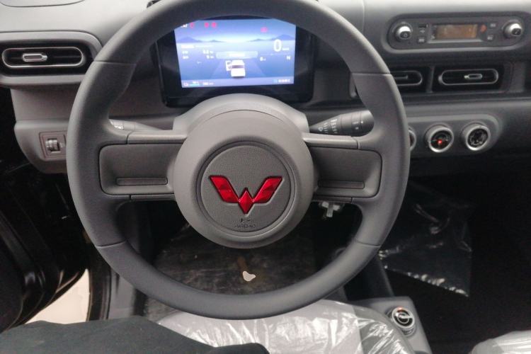 Used Wuling Zhiguang New Energy 2025 Model 305km Ambitious Edition Steering Wheel