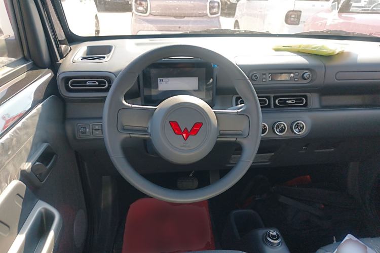 Used Wuling Zhiguang New Energy 2025 Standard Model Steering Wheel