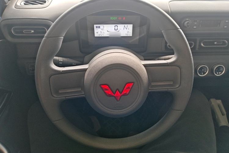 Used Wuling Zhiguang New Energy 2025 Standard Model Steering Wheel