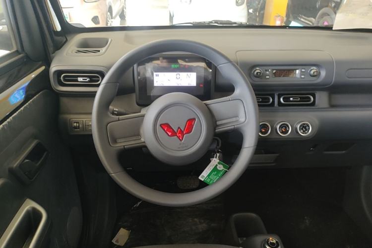 Used Wuling Zhiguang New Energy 2025 Standard Model Steering Wheel