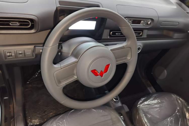Used Wuling Zhiguang New Energy 2025 Standard Model Steering Wheel