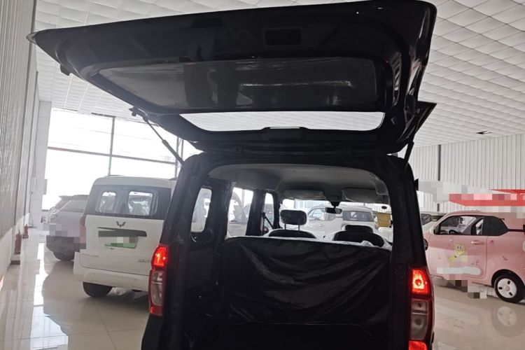 Used Wuling Zhiguang New Energy 2025 Model 305km Ambitious Edition Trunk