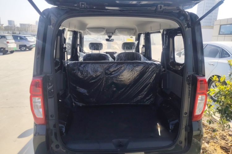 Used Wuling Zhiguang New Energy 2025 Model 305km Ambitious Edition Trunk