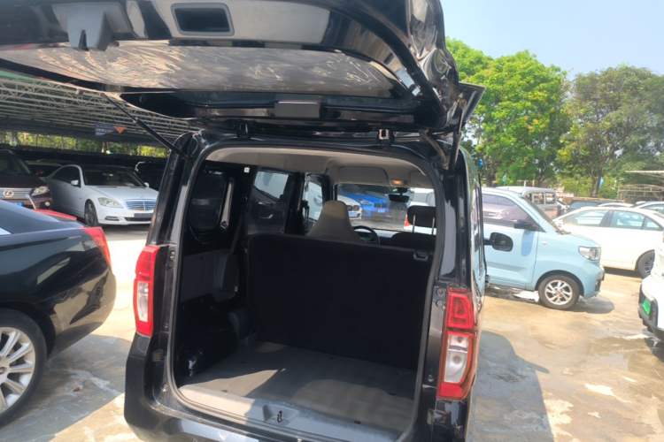 Used Wuling Zhiguang New Energy 2025 Standard Model Trunk