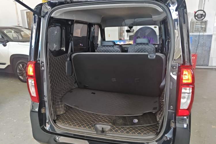 Used Wuling Zhiguang New Energy 2025 Standard Model Trunk