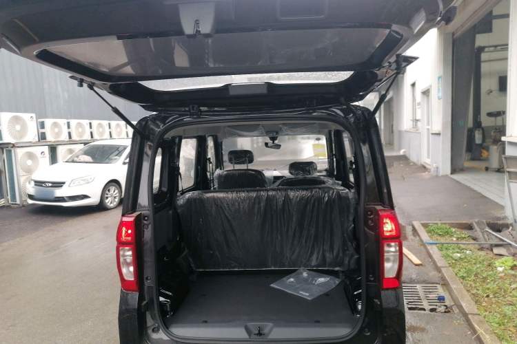 Used Wuling Zhiguang New Energy 2025 Model 305km Ambitious Edition Trunk